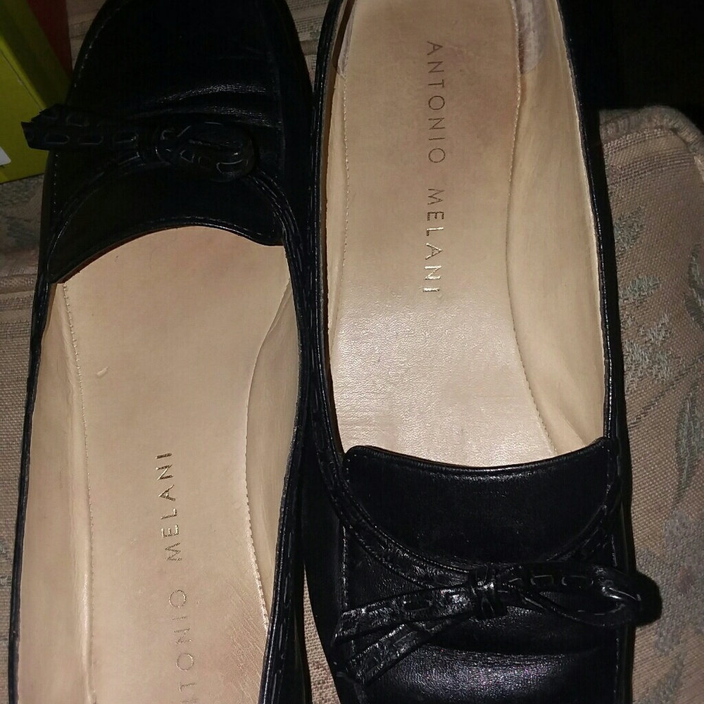Shoes - Picture 3 of 8